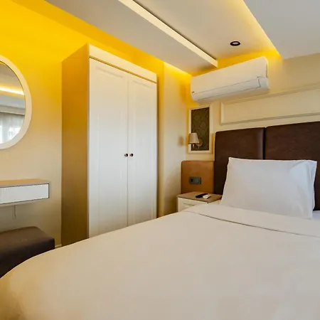 Frt Airport Hotel 4*