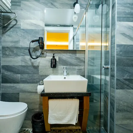 Hotel Frt Airport 4*